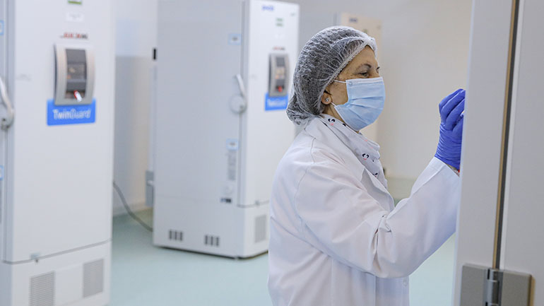 Έφτασε η πρώτη παρτίδα εμβολίων κατά του κορωνοϊού στην Κύπρο